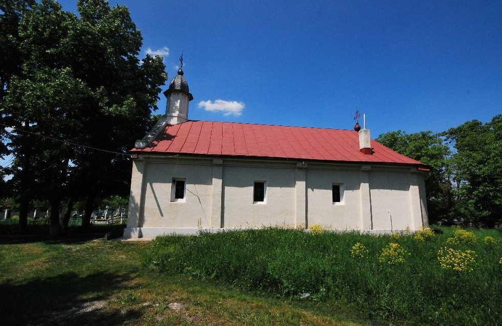 Exteriorul bisericii